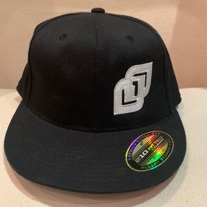 210 Fitted 6 7/8 - 7 1/4 Black Hat